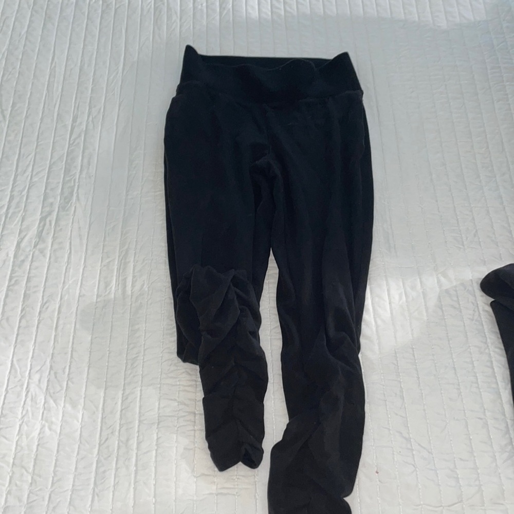 Alo yoga joggers
